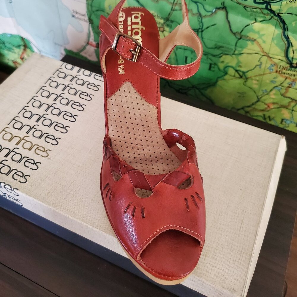 Vintage 70s Fanfares Leather Wedge Sandals New In Box 8.5M